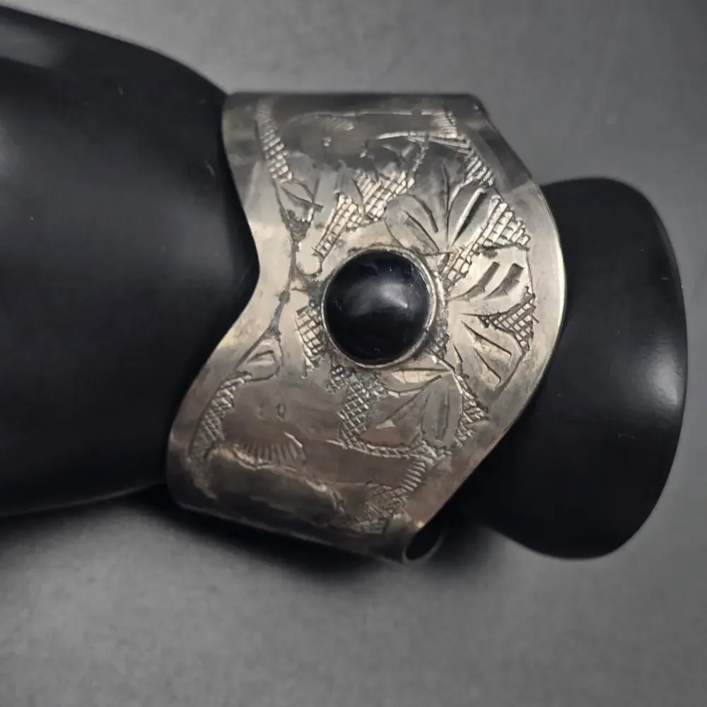Silver Tone Etched Elephant Cuff Bracelet Black Vintage Costume Jewelry